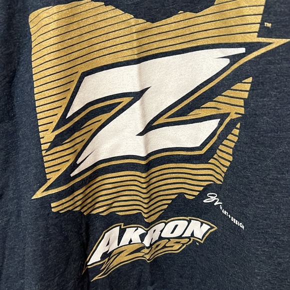 Tops - Akron university Zips tshirt
